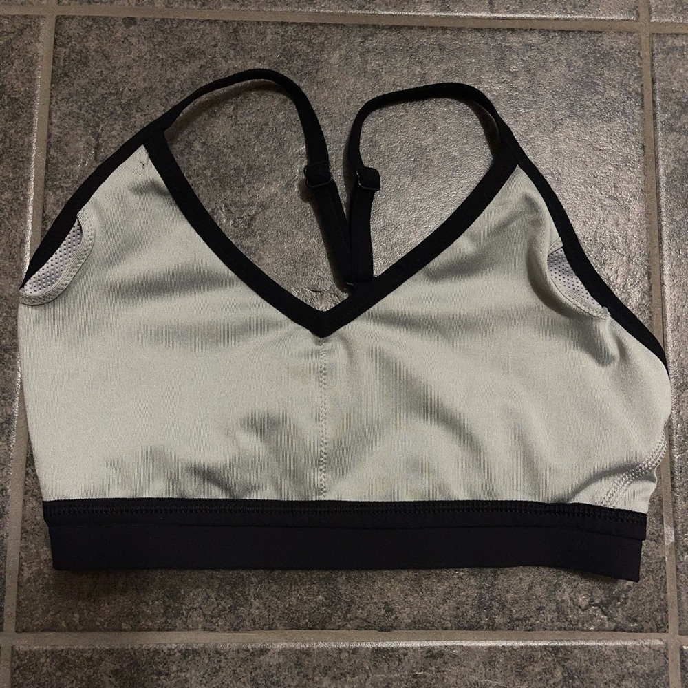 Nike Sports Bra - Picture 4 of 4